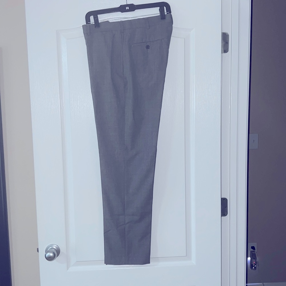 Men dressed pants. New without tags. Summer fabric.